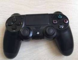 PS4 controller