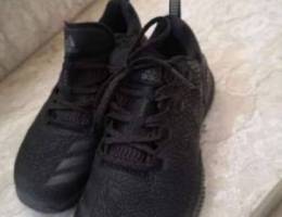 Adidas shoe for woman size : 37