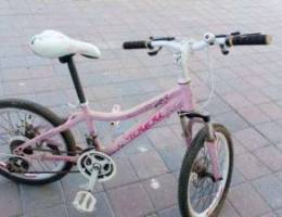 Pink bicycle for kids(Nizwa)