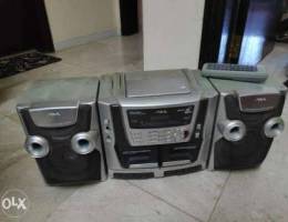 Aiwa music system with CD player & High sp...