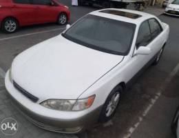 للبيع سكراب Lexus 2001 رقم ١