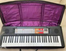 YAMAHA PSR F50 Keyboard