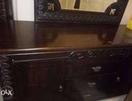 طاولة تسريحة مع مرايا Dresser table with M...