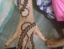 Henna artist