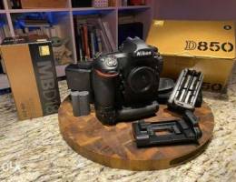 Nikon D850 with MB-D18