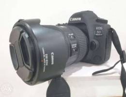 كانون 5D mark IV مع عدسة 24-105 mm