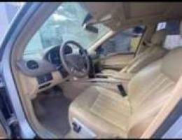 mercedes ML350 2008 (very clean and has lo...