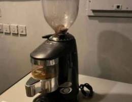 Italian coffee grinder طاحونة قهوة إيطالية