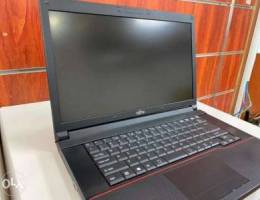 Fujitsu Laptop cori5/4/500/dvdrw/15.6" Ref...