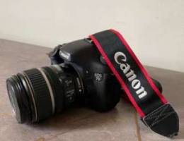 camera canon 7d with lens 17-85 is usm