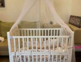 baby crib and aoutomatic crib small