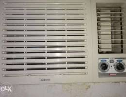 DAEWOO air conditioner in excellent condit...