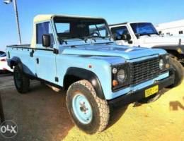 Land Rover Defender (1996) good condition.