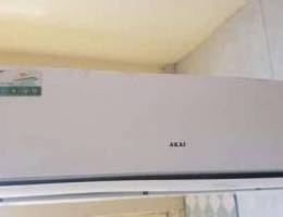 Akai air conditioner 2 tan in good conditi...