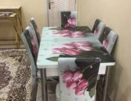 طاولة طعام Dining table