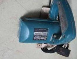 Makita tile cutter