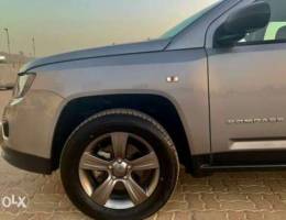 Expat use Jeep Compass for immediate sale.