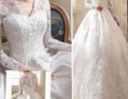 فستان زفاف أنيق جدًّا للبيع.