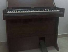 Vintage Yamaha keyboard for sale. Good con...