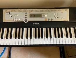 Yamaha e203 keyboard 61 keys with stand