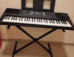 Yamaha E343 Electronic Keyboard