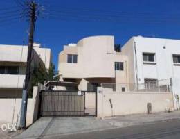 /Standalone 4BHK Villa FOR RENT in Qurm Vi...