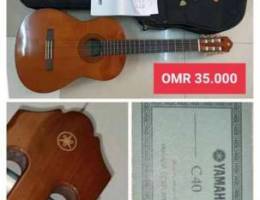 Guitar yamaha C40 with case