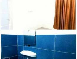 Room with bathroom in Mabilah