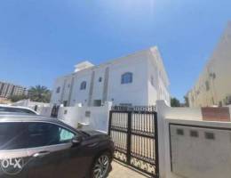 Townhouse for rent in Qurum للايجار بالقرم