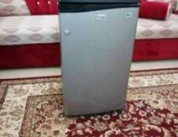 ثلاجه صغيره للبيع fridge