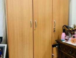 used cupboard for sale خزانة مستعملة للبيع