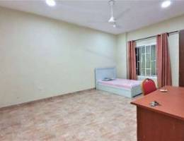 Spacious Furnished Bedrooms (w. Attached B...