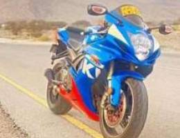 gsxr 750 موديل 2011