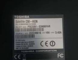 للبيع لابتوب toshiba اصلي مستخدم كم شهر فق...