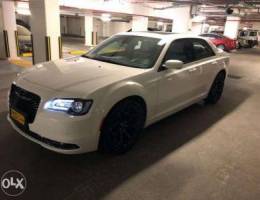 2019 Chrysler 300 Sports in show room cond...