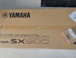 Yamaha keyboard psr sx900 in boxed for sal...