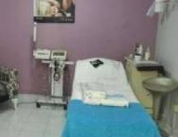 Salon for sale صالون للبيع مع المعدات