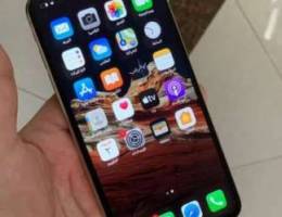 للبيع ( Xs max ) 256 جيبي مع شاحن و كفرين ...