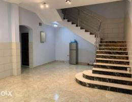 for sale a villa in al maabilah 5 directly...