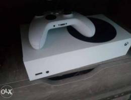 Xbox Series S للبيع استخدام ٣ أشهر