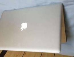 Apple mac book pro 2011