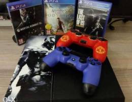 Playstation 4, 2 DualShock controllers and...