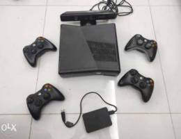 Xbox360 hacked 4 controller, kinect ,500 G...