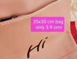 Exclusive fashionable bag for smart ladies