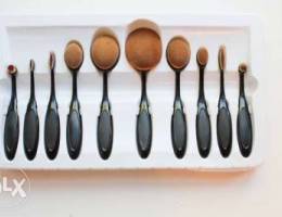 70% off make up brush set