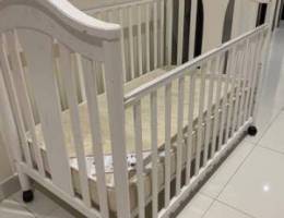 Juniors Baby Crib with mattress in good condition