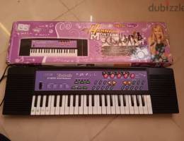 Hannah Montana Keyboard player