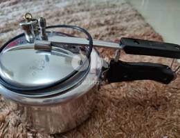 Regal 2 ltr Al pressure cooker with induction bottom