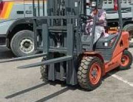 forklift available for daily or monthly rental