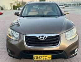 Hyundai Santafe 2012 First owner Oman Car full insurance )